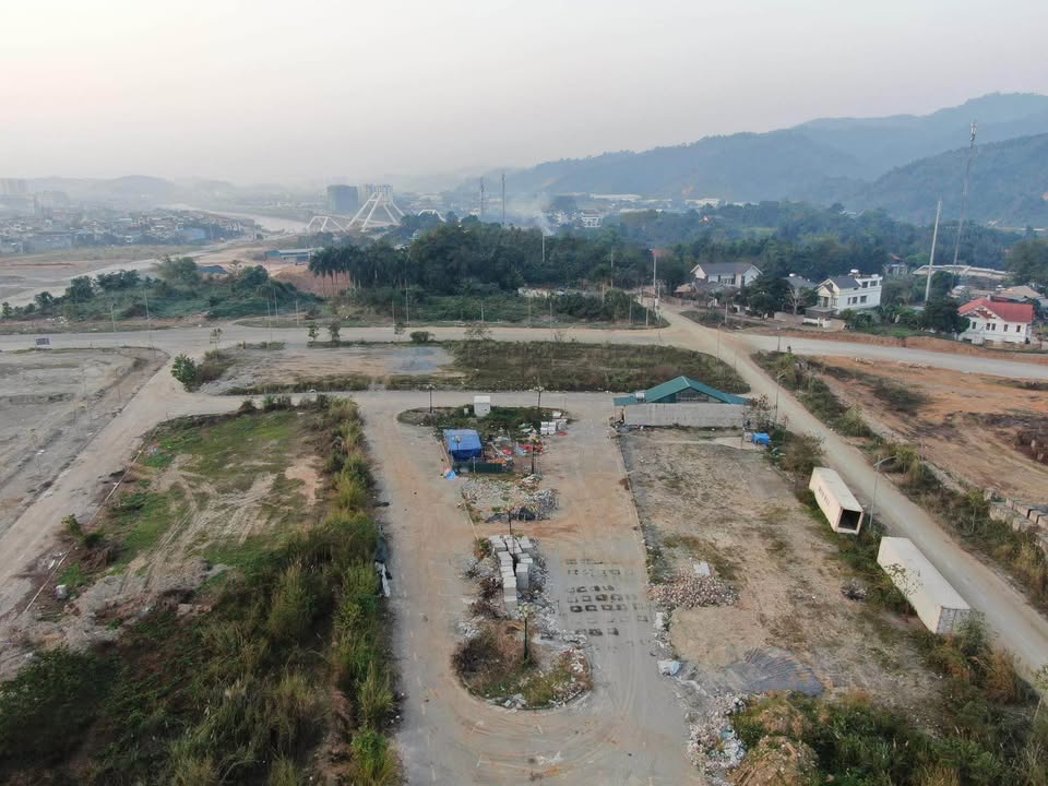 Đất nền Đường T8, Lào Cai 105m² - Sổ đỏ chính chủ, 2 mặt tiền!