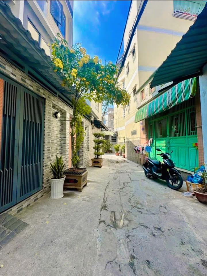 Nhà riêng Tân Phú 52m² - Nở hậu Tài Lộc, giá chỉ nhỉnh 4 tỷ!