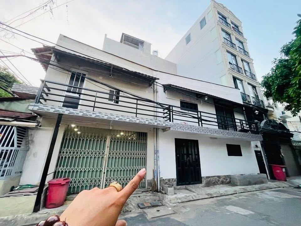 Nhà Mặt Tiền Kinh Doanh Lô Góc Gò Vấp - Tặng Nhà 123.7m² Giá 12 Tỷ