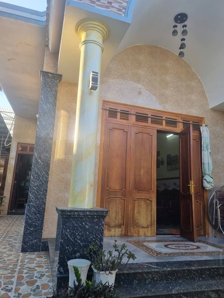 Nhà Mặt Tiền Kinh Doanh 222m² Gần Chợ Tỉnh Đội, Gia Nghĩa - Giá 4.2 Tỷ