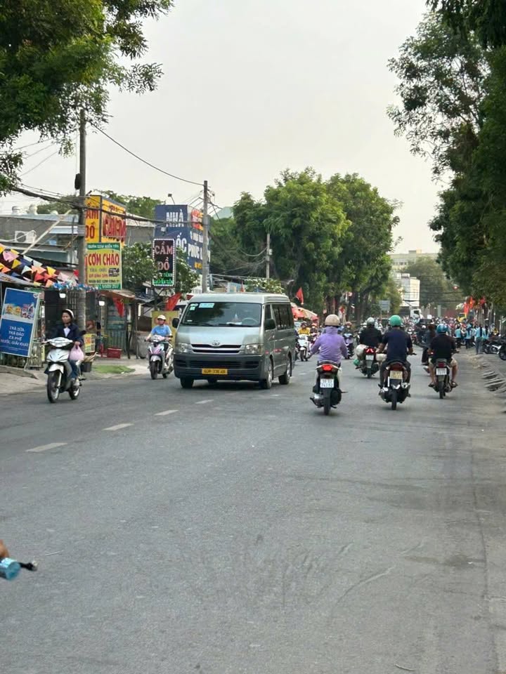 Nhà Mặt Tiền Ngô Chí Quốc Thủ Đức 90m² - Kinh Doanh Sầm Uất, Giá 2.7 Tỷ