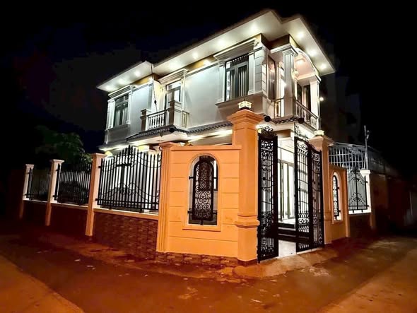 Nhà Góc 2 Mặt Tiền Nguyễn Chí Thanh, Thủ Dầu Một - 116m² Giá 3.9 Tỷ