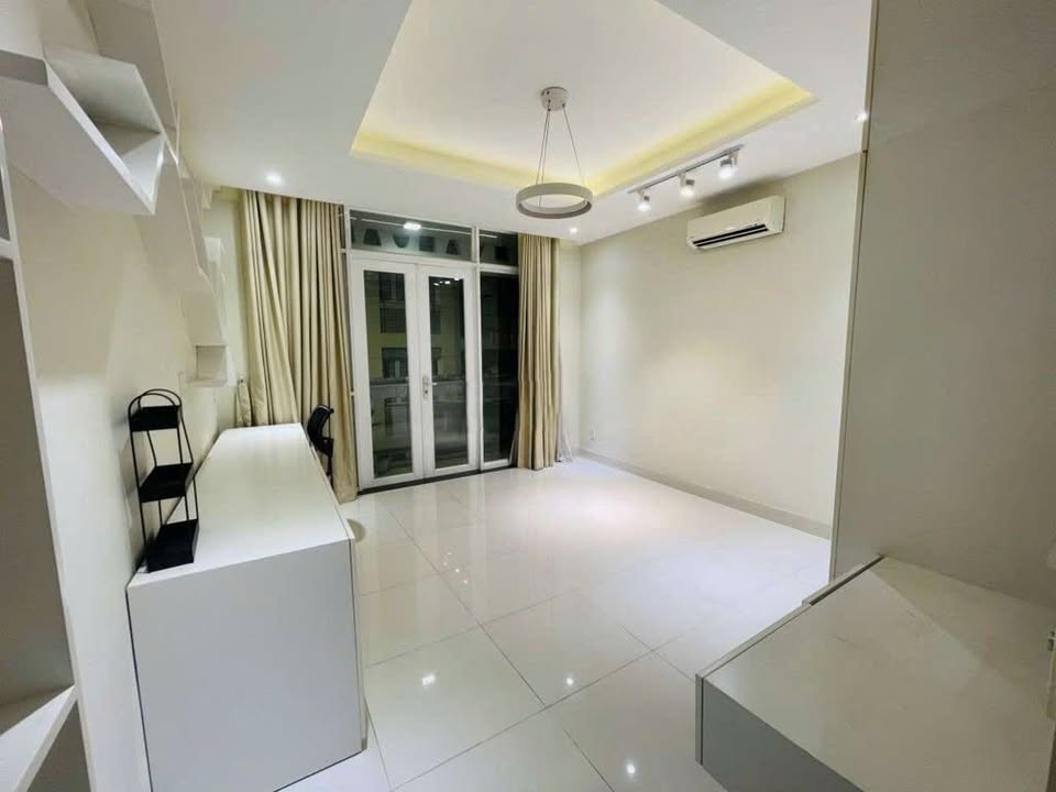 Nhà phố 68A Hoa Sứ, Phú Nhuận 80m² - Vị trí đẹp hiếm có!