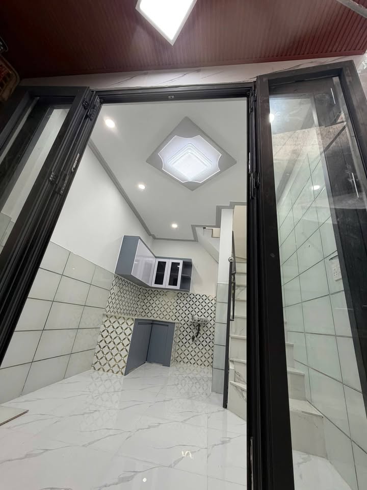 Nhà riêng Quận 6 12m² giá 2.45 tỷ - Sẵn sàng ở ngay!