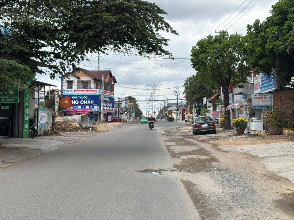 Nhà Mặt Tiền Trường Chinh, Sa Thầy - Kinh Doanh Sầm Uất, 6 Tỷ