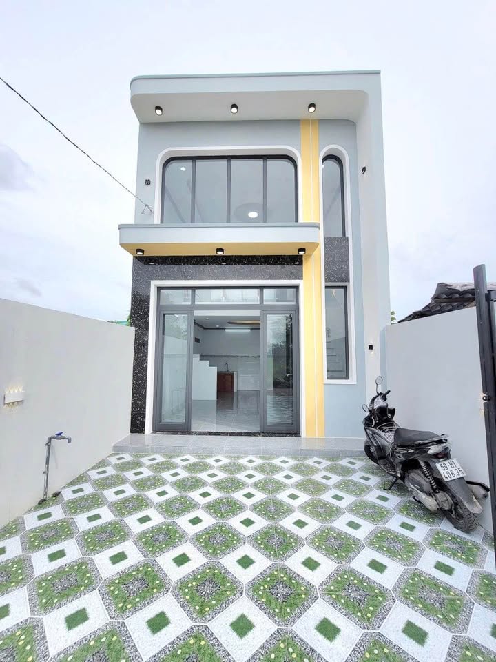 Nhà Mặt Tiền Kênh Đại Hội, Cần Giuộc - 84m² Sổ Hồng Riêng, Giá 1.8 Tỷ