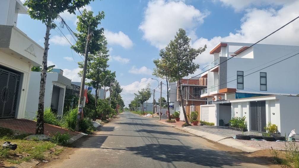 Đất Nền Hướng Tây 90m² Sổ Sẵn Tại Cà Mau - Giá Tốt