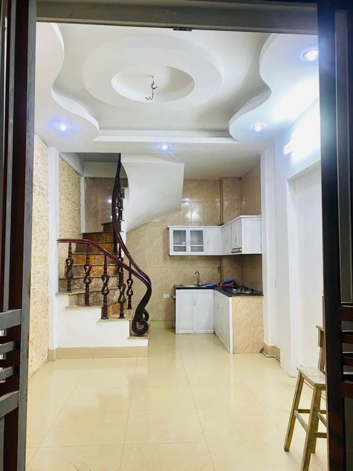 Nhà Lĩnh Nam 26m² - 5 tỷ - Ô tô vào tận nhà!