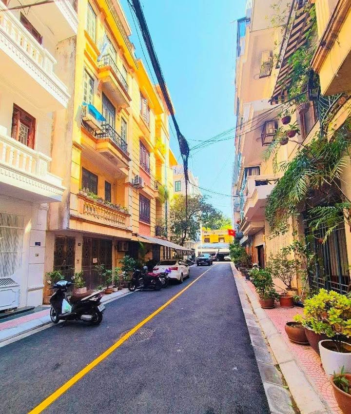 Nhà Phố Hoàng Sâm Cầu Giấy 55m² - Ô Tô Tránh, Sổ Hồng Sẵn