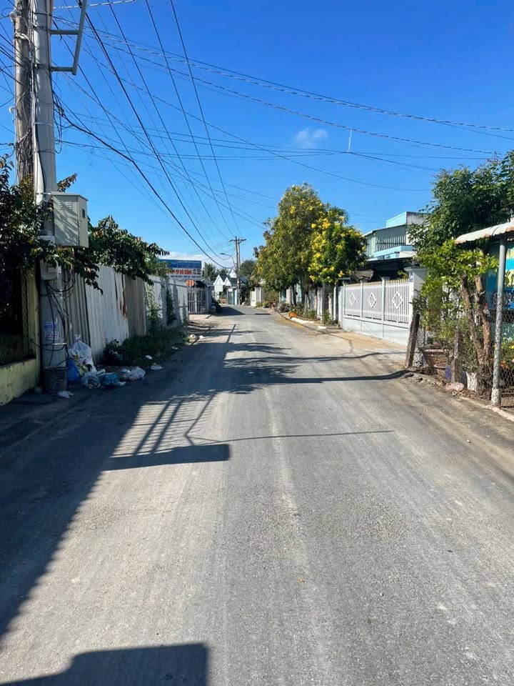 Nhà 415m² Mặt tiền Võ Thị Lớ, Gò Công - Sổ đỏ thổ cư, Kinh doanh tốt