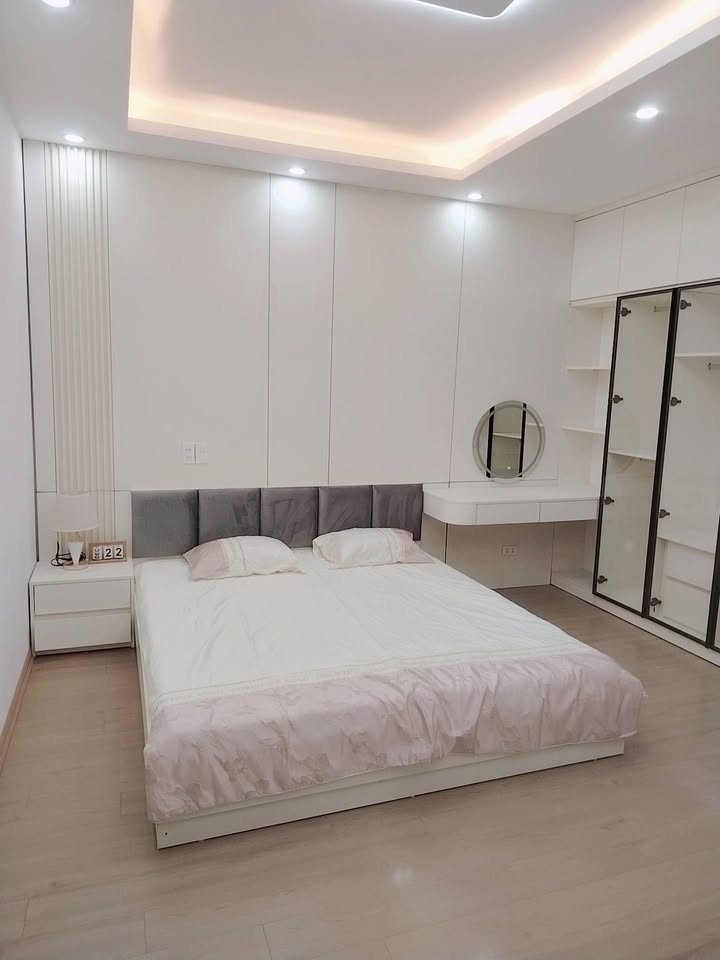 Nhà Phố Đại Đồng 42m² - 4 Ngủ, Sân Xe Riêng - Giá Tốt