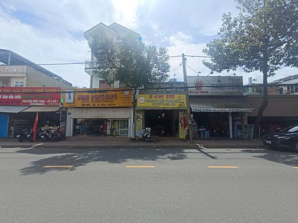 Nhà Phố Bảo Lộc 150m² - Mặt tiền Nguyễn Công Trứ, sẵn sàng kinh doanh!