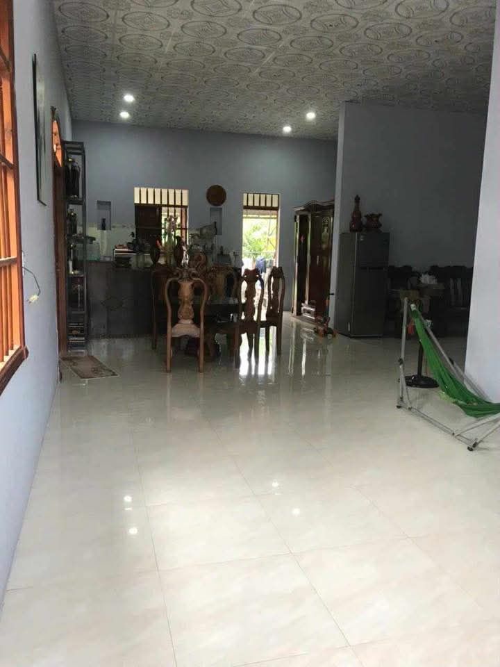 Nhà Mặt Tiền 300m² Sổ Riêng Thổ Cư, Tặng Nhà Mái Thái Tại Định Quán