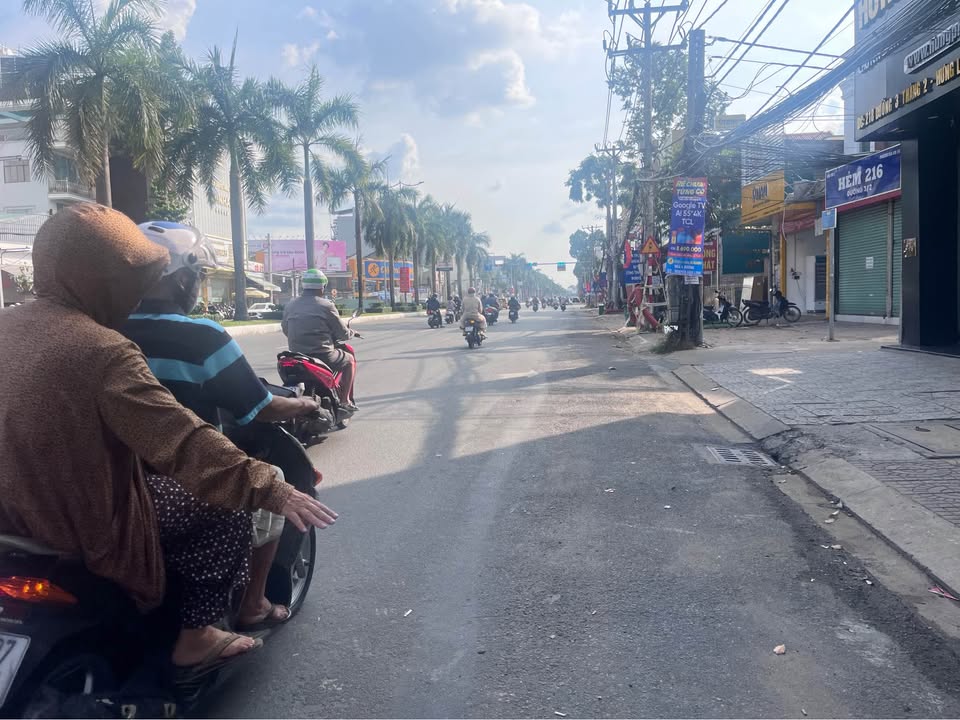 Nhà phố cho thuê Đường 3/2 Cần Thơ 98m² - Mặt tiền kinh doanh đắc địa!