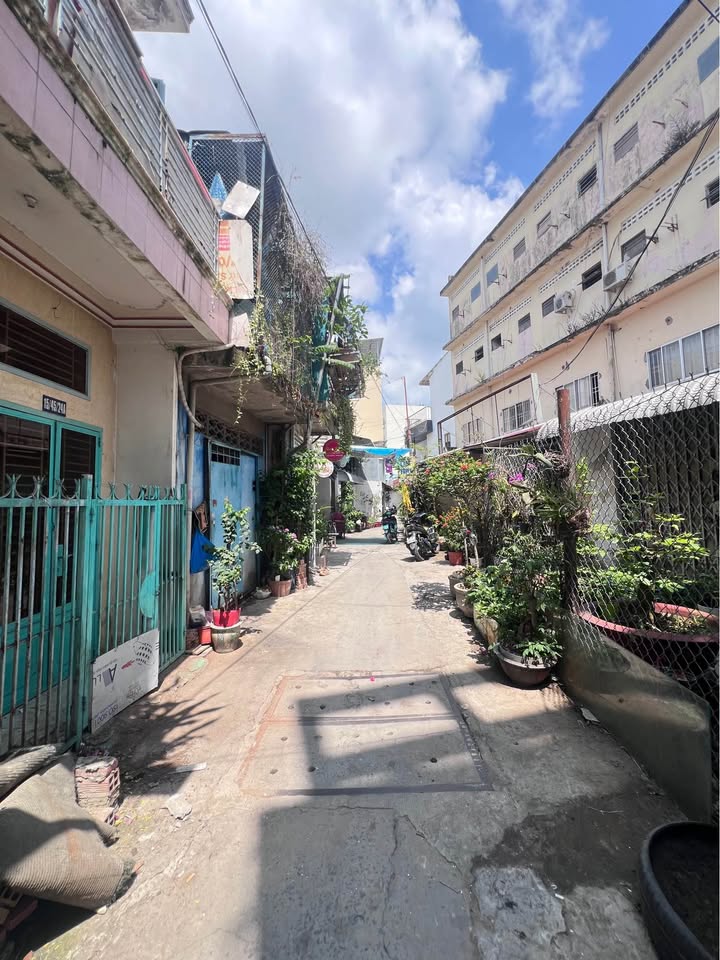 Nhà 1 Lầu Hẻm 1 Hoàng Văn Thụ, Cần Thơ - 40m² Sổ Hồng, Giá 1.65 Tỷ