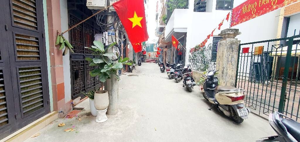 Đất nền Cầu Diễn 35m² giá 5.4 tỷ - Sổ đỏ chính chủ, xây tự do!