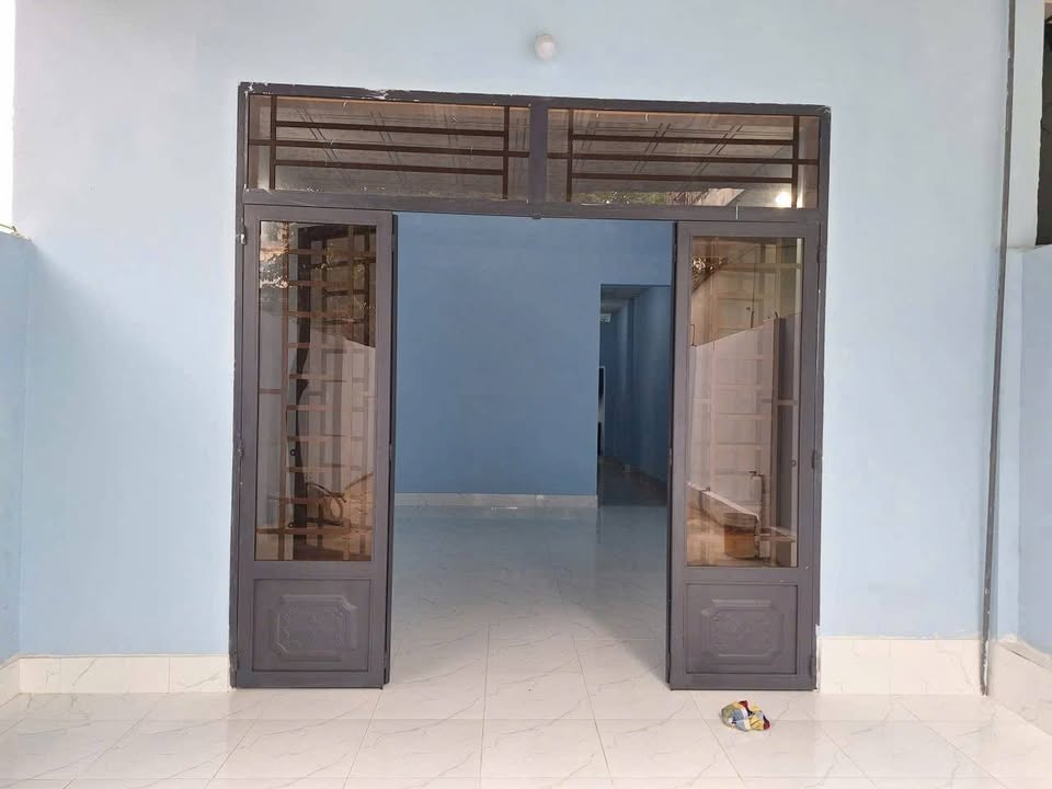 Nhà Mặt Tiền DK12, TDM, Bình Dương - 150m², Sân Xe Hơi Rộng, Giá 2.4 Tỷ