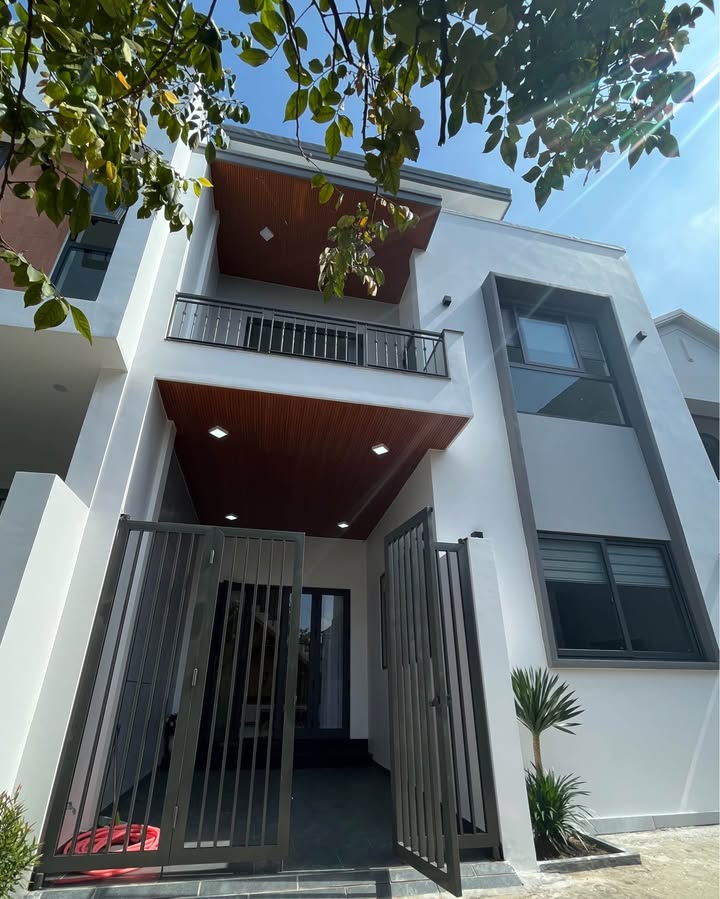 Bán Nhà Lại Thế, Huế 70m² - 3PN, Ô Tô Tận Nhà, Giá 3.08 Tỷ