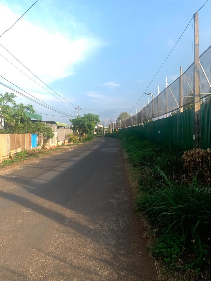 Đất nền Buôn Đôn 903m² view suối, thổ cư 140m² - Sổ đỏ chính chủ!