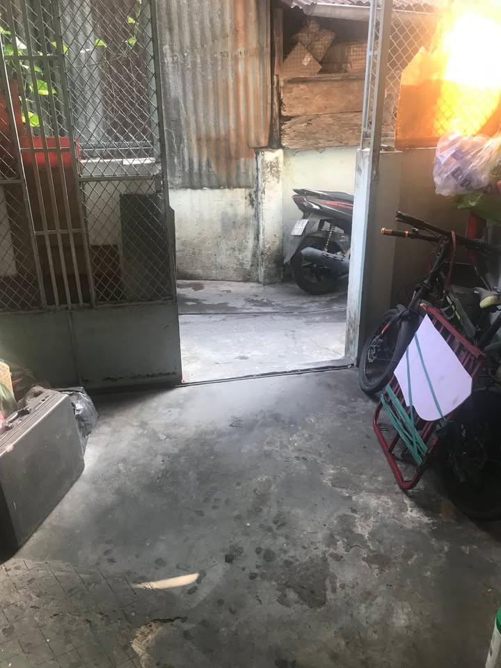 Nhà 4 tầng hẻm 5m Lạc Long Quân, Quận 11 - 41m² nở hậu, 9.2 tỷ