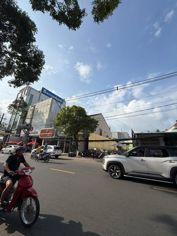 Cho thuê mặt tiền 30/4 Rạch Giá 300m² - Kinh doanh đắc lợi