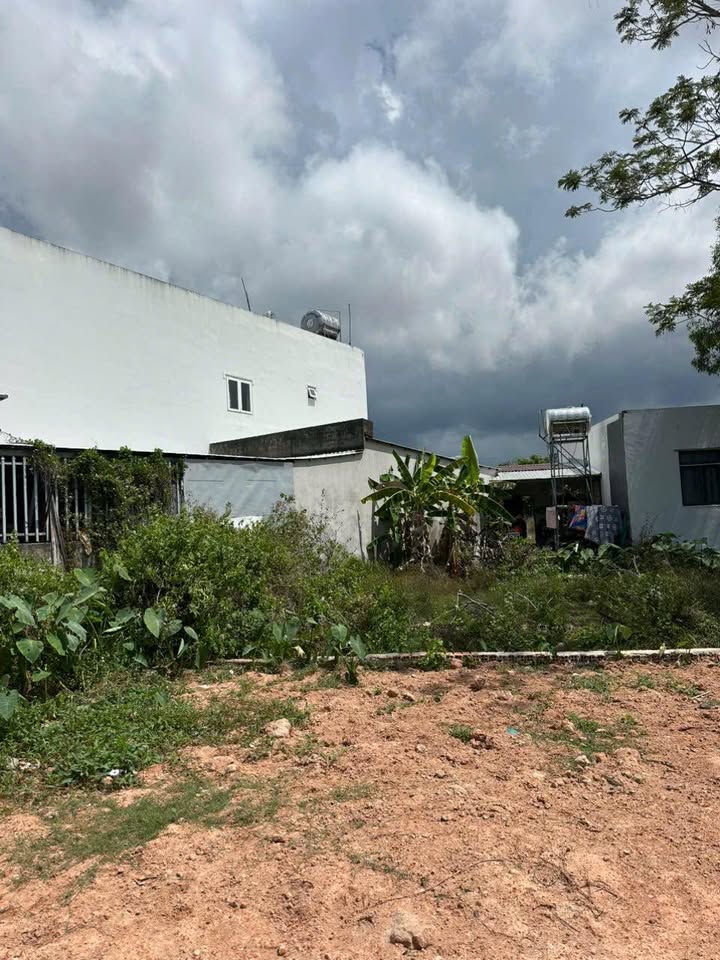 Đất nền Hà Tiên 104m² giá 750 triệu - Xây dựng tự do!