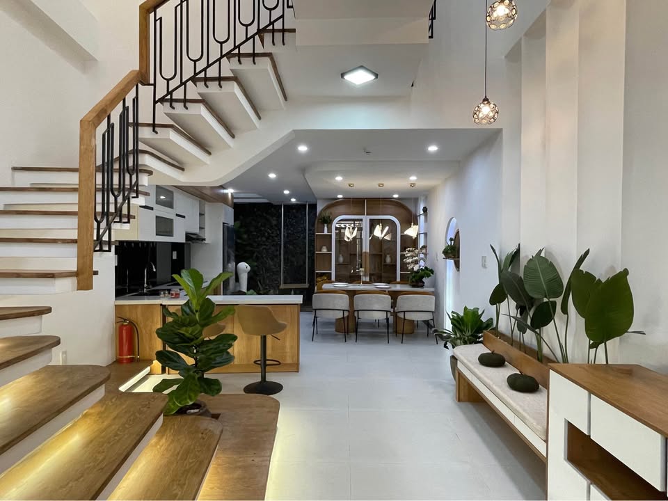 Nhà 3 Tầng Hoàng Diệu, Hải Châu - Full Nội Thất, 68m² - Giá 6 Tỷ