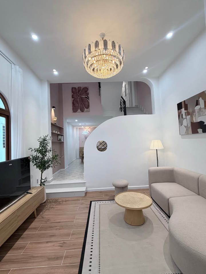 Nhà Lô Góc 2.5 Tầng Nguyễn Tất Thành, Đà Nẵng - 47.8m² - Giá 4.85 Tỷ