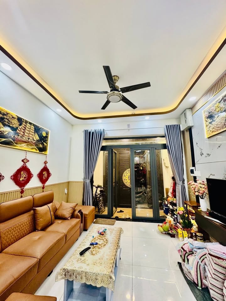 Nhà riêng Tân Phú 65m² giá 6.9 tỷ - Ô tô vào tận nhà!