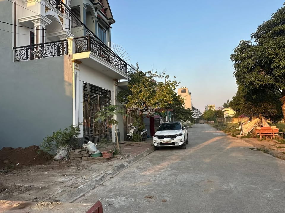 Đất nền Thành Phố Hưng Yên 100m² - Đường to ô tô tránh thoải mái