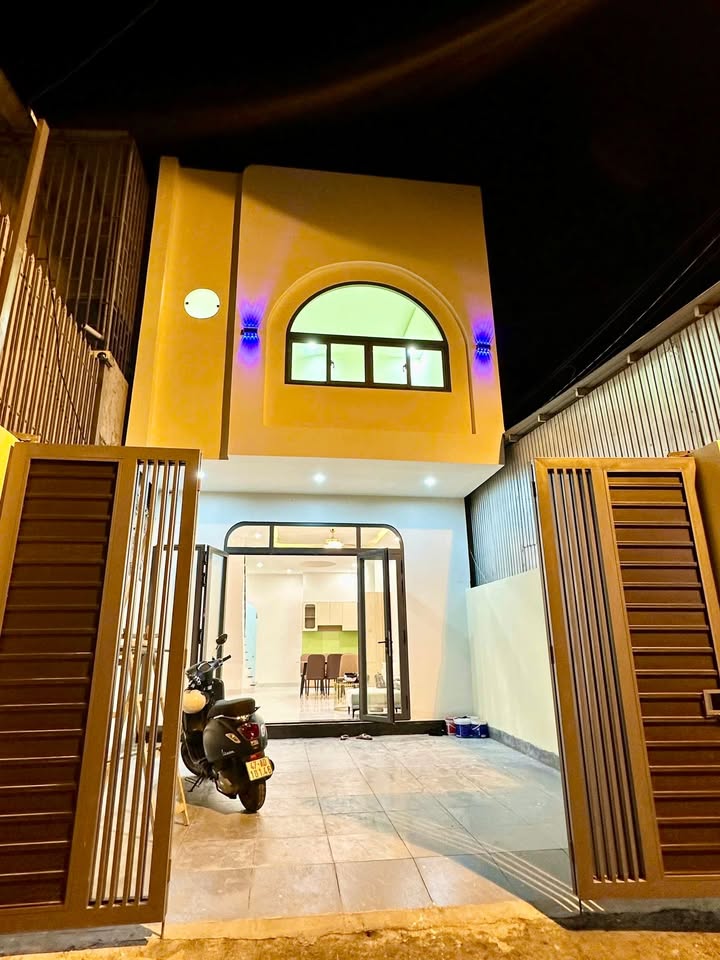 Nhà phố Tuệ Tĩnh Buôn Ma Thuột 85m² - Ô tô vào tận nhà, Sổ hồng sẵn!