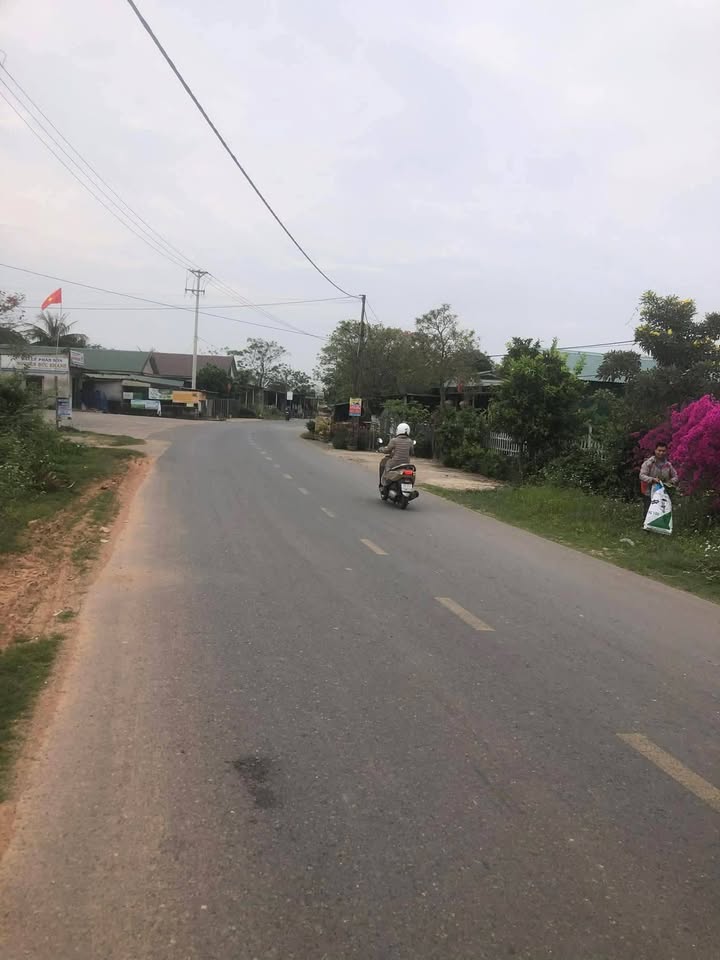 Đất mặt tiền Đường 2/4 Gio Linh 300m² giá 1.2 tỷ - Vị trí đắc địa