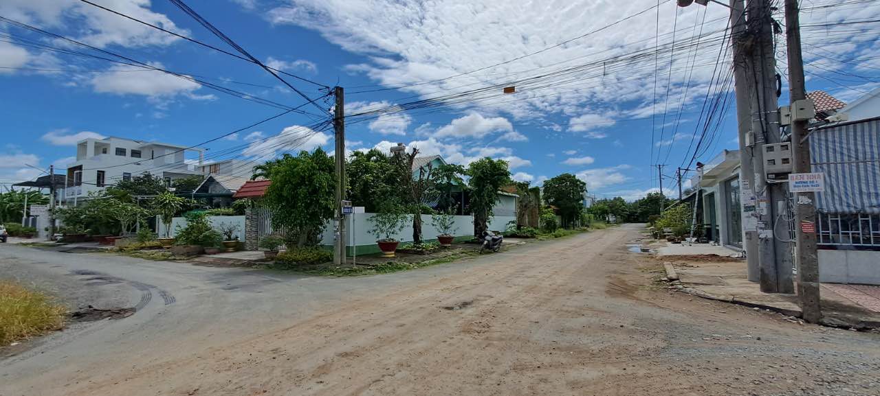 Nhà 2 Mặt Tiền 325.5m² Phường Thanh Đức, Vĩnh Long - Sổ Hồng Chính Chủ