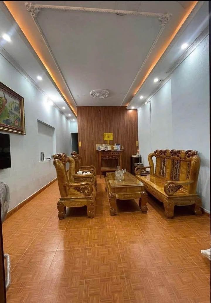 Nhà Cấp 4 Đường Xuân Thủy, Hà Giang - 88m² Sổ Đỏ, Giá 900 Triệu