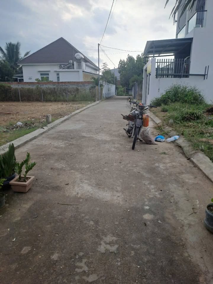 Bán Đất Diên Lạc, Diên Khánh 84m² - Sổ Đỏ, Đường Ô Tô, Giá 1.2 Tỷ