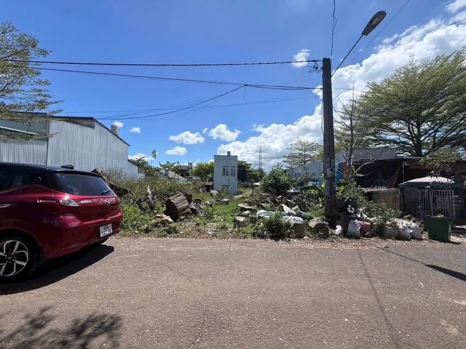 Đất nền 2 mặt tiền 150m² P.2, Bảo Lộc - Sẵn sổ, giá 2.35 tỷ