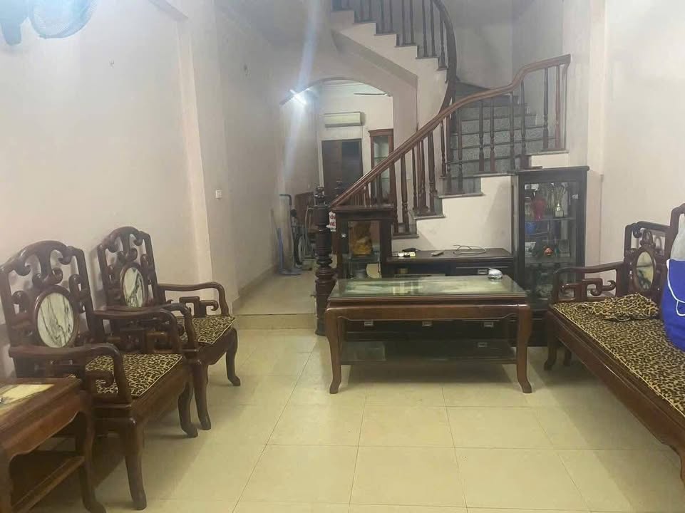 Nhà 3 Tầng Yên Bình Văn Quán - 150m² Giá 13 Triệu - Sẵn Sàng Ở Ngay