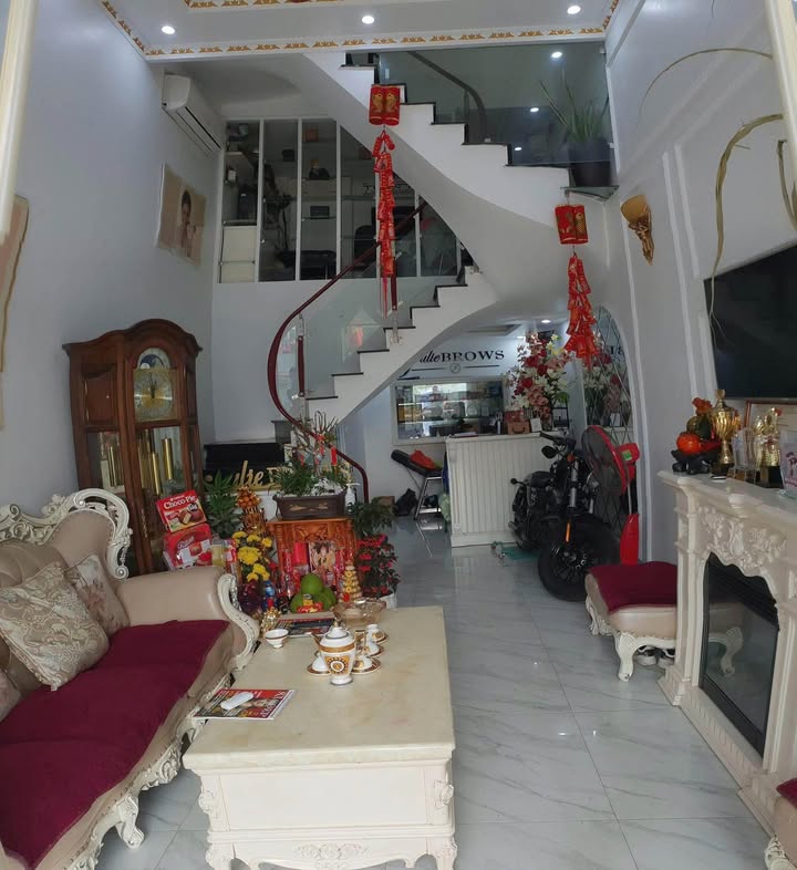 Nhà phố Đường Vòng Hồ Sen 35m² - Mặt tiền kinh doanh, 15 triệu/tháng