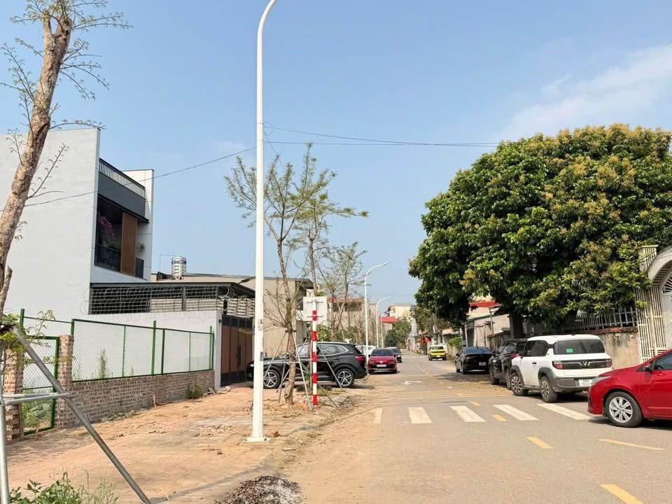 Đất nền KDC Bảo Sơn, Vĩnh Yên 127m² - Giá chỉ 4.9 tỷ, gần hồ