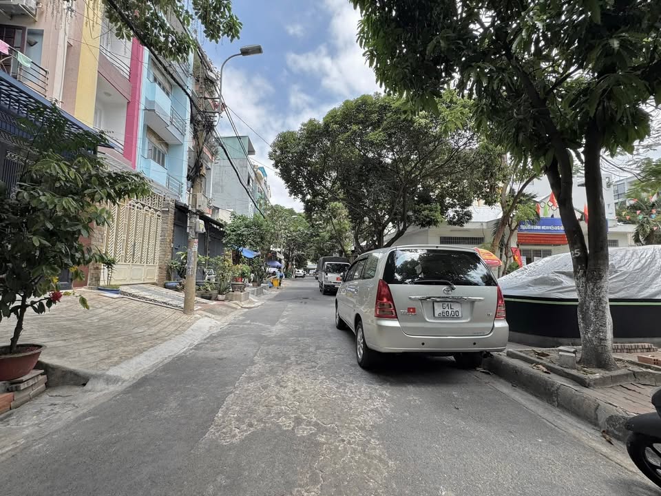 Nhà 77m² Nguyễn Gia Trí, Bình Thạnh - 4 Tầng, 4PN, Xe Tải Tránh - 16.8 Tỷ