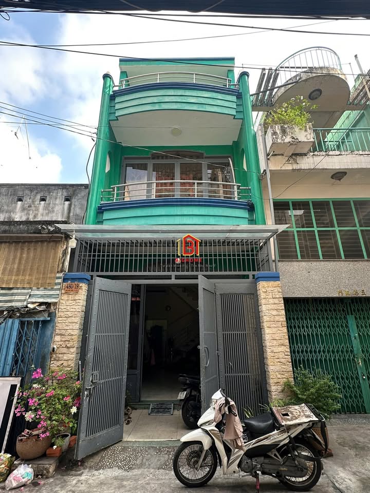 Nhà Quận 11 Lạc Long Quân 53.95m² - Ô tô vào tận nhà, 8 tỷ!