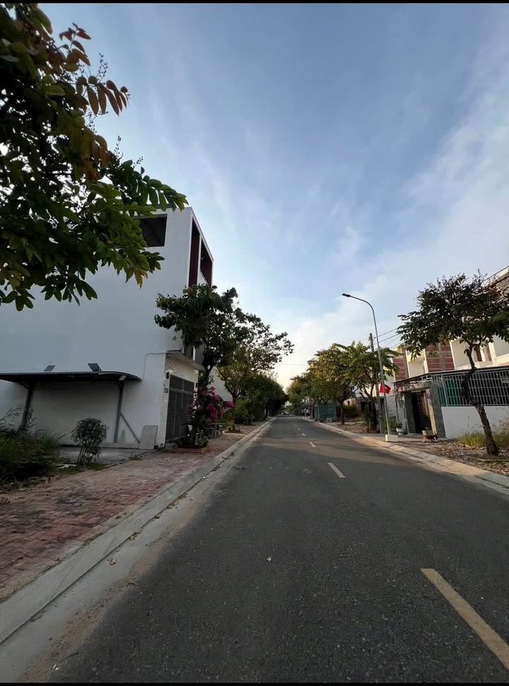 Đất Vàng Mặt Tiền Chu Văn An, Bà Rịa - 90m² Thổ Cư, Hướng Đông Bắc - Giá 2.8 Tỷ