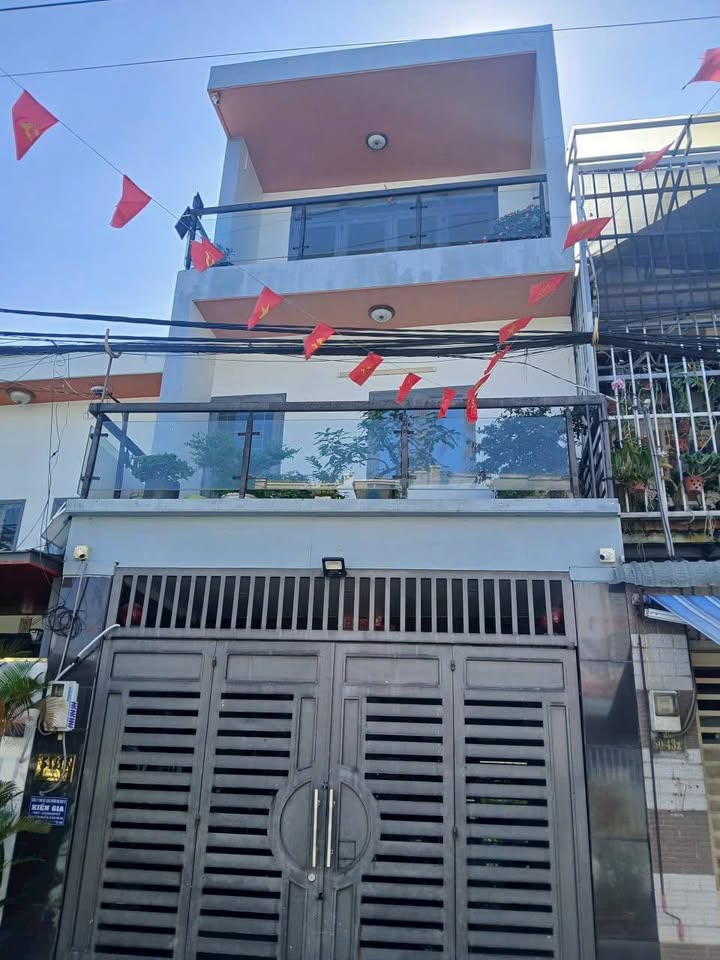 Nhà Dòng Tiền 9 Tỷ, Hóc Môn - 2 Căn Kiên Cố, 6PN, 1321m²