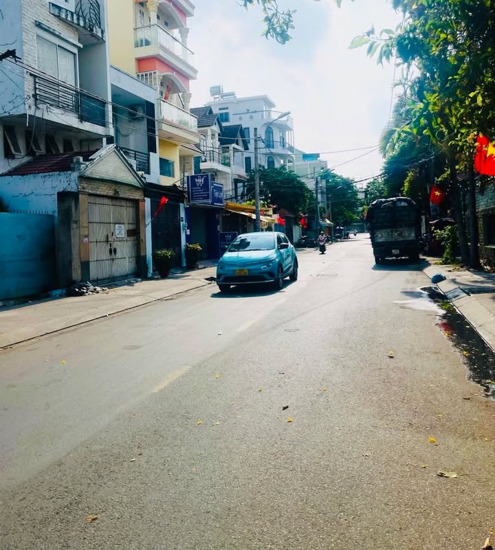 Nhà phố CHDV Dương Quảng Hàm 60m² giá 9 tỷ - Dòng tiền ổn định!