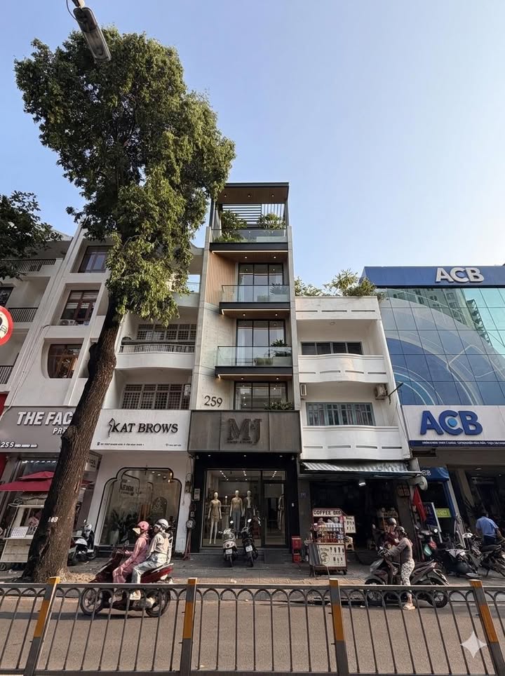 Nhà phố Trần Quang Khải, Q1 65m² - Mặt tiền kinh doanh đắc địa!