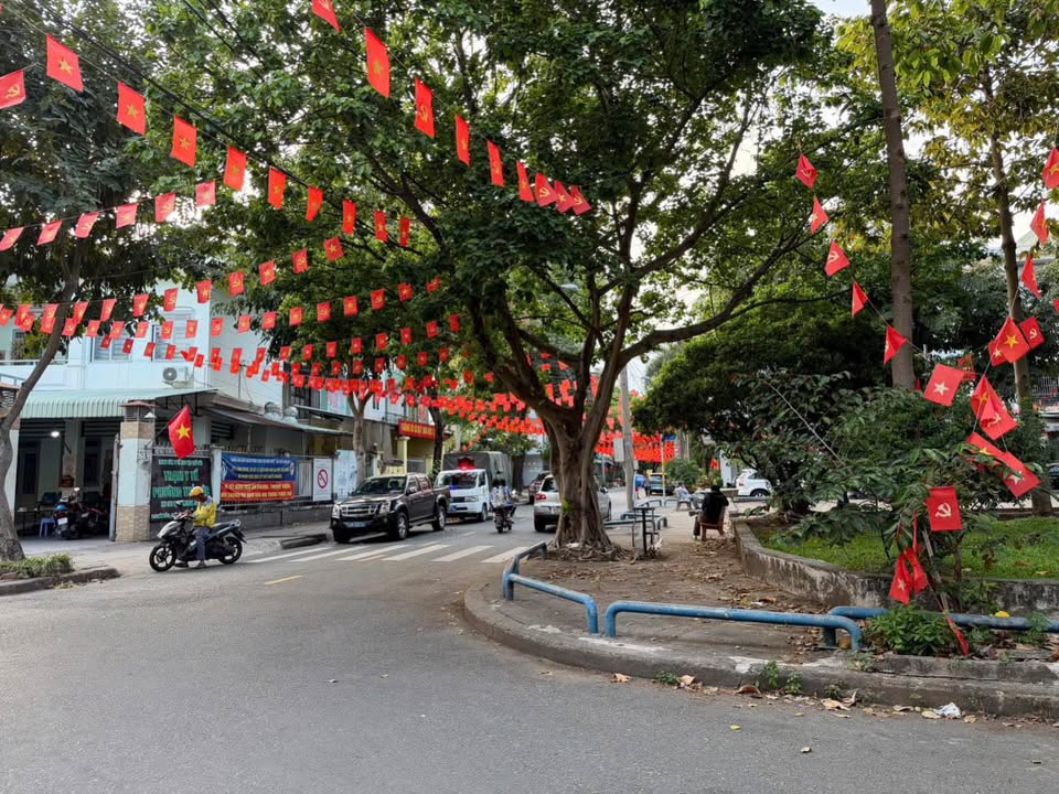 Đất Vàng Thủ Đức 208m² Mặt Tiền 10.3m - Xây 5 Tầng Kinh Doanh Đắc Lợi