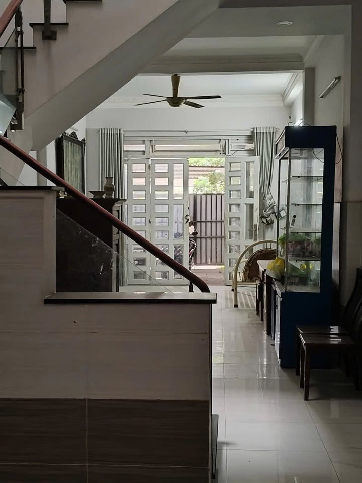 Nhà Mặt Tiền Lò Lu, Thủ Đức 95m² (4x24m) 3 Tầng - Giá 12 Tỷ, Sẵn Ở Ngay