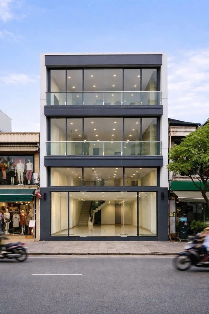 Nhà phố Mặt tiền Nguyễn Huệ, TP Huế 110m² - Mặt tiền kinh doanh đắc địa!