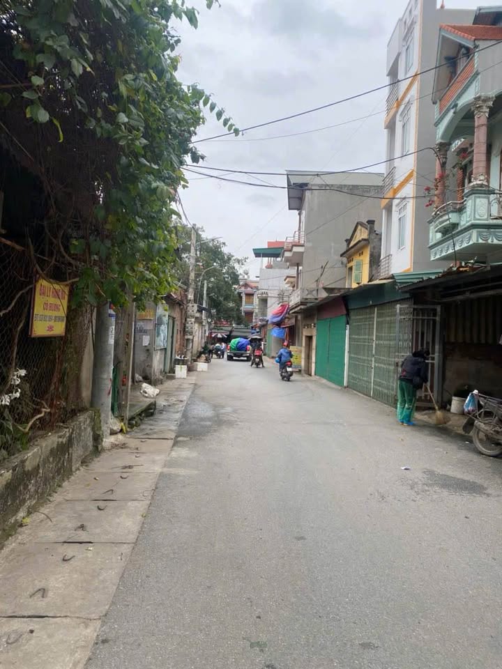 Đất Tặng Nhà Đẹp MT 5m, 115m² Kinh Doanh Sầm Uất Chợ Sơn, Tiên Du, BN - Giá 5 Tỷ