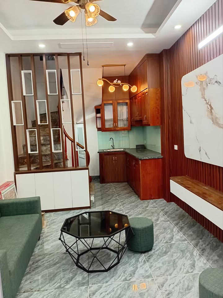 Nhà Mặt Phố Thanh Lân Hoàng Mai 33m² 5 Tầng - 6.4 Tỷ